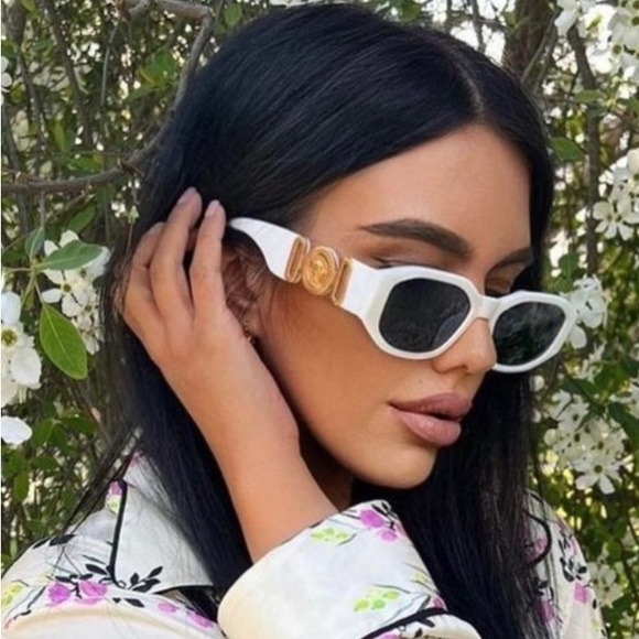 VERSACE UNISEX TOP 8 SPRING/SUMMER COLLECTION STRIKING WHITE & GOLD SUNGLASSES